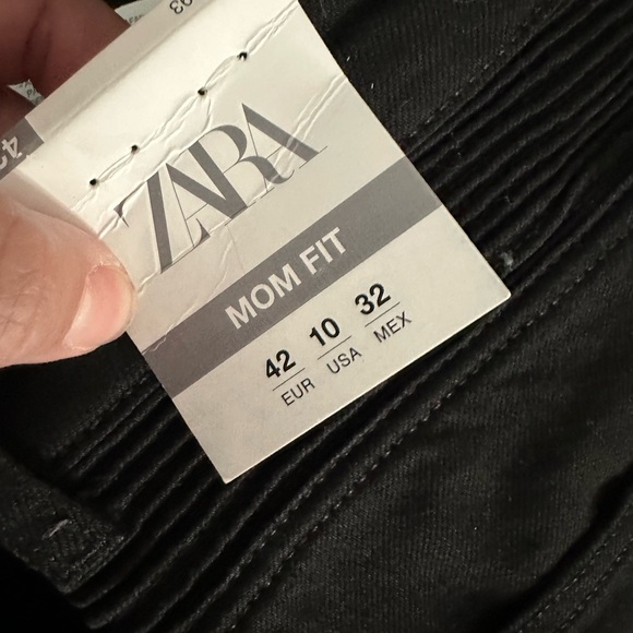 Zara Mom Fit Biker Jeans Black size 30 Nwt - Picture 3 of 6